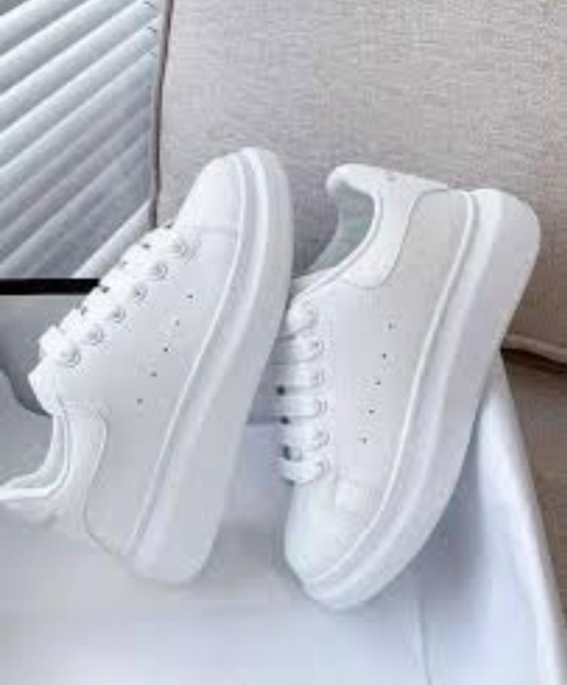 Classic White Unisex Platform Sneakers – Casual Lace-Up Shoes (Sizes 3–8)