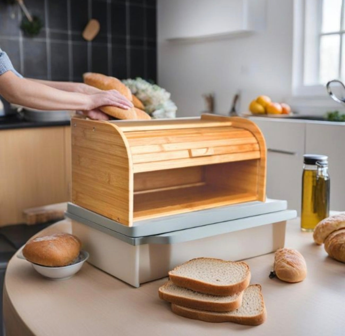 Eco-Friendly Roll Top Bread Bin with Knob – 38cm x 23cm x 18.5cm